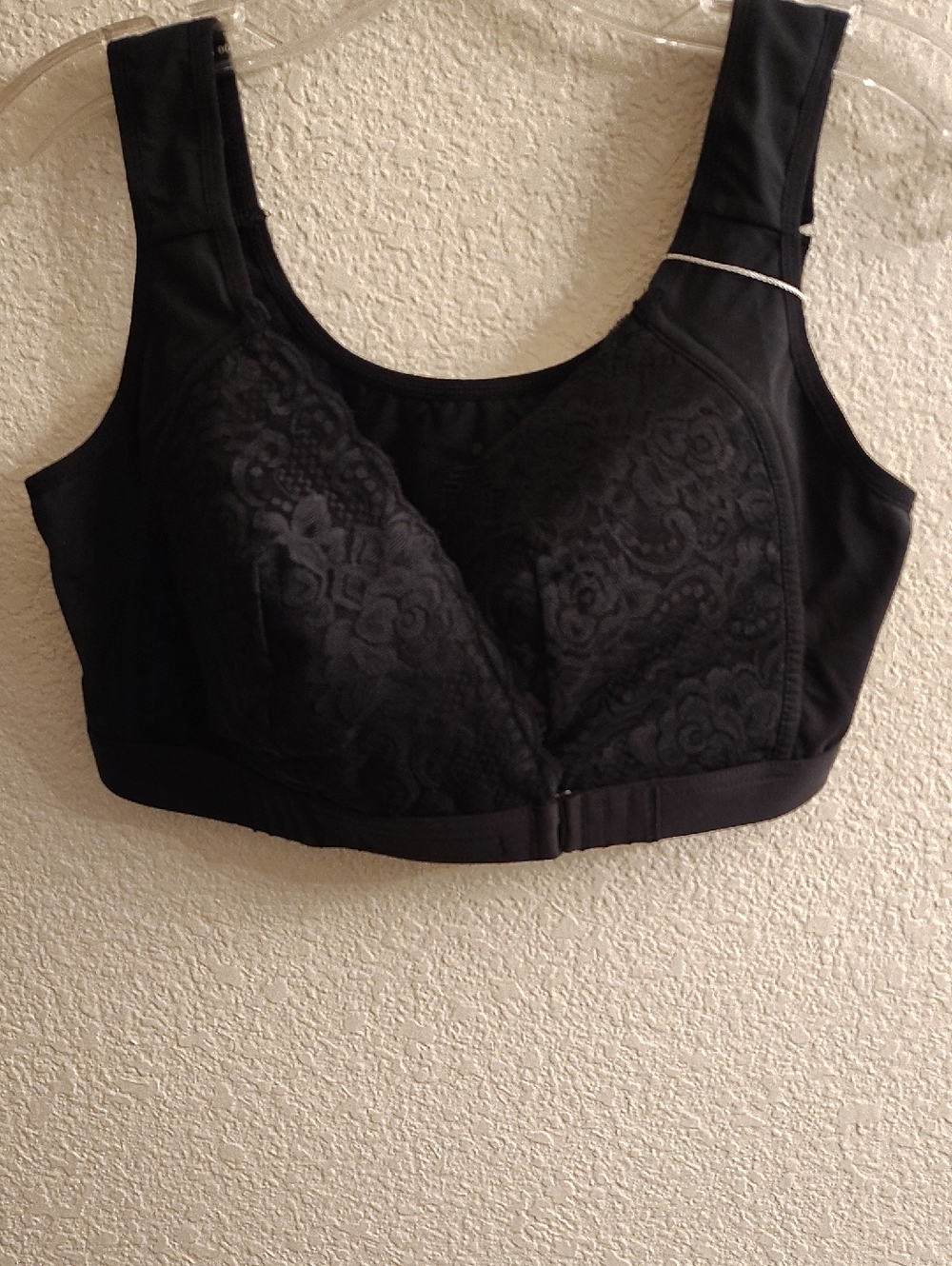 NEW EaseBlooming Size XL Black Front-Closure Wireless Floral Lace Bra B19 X